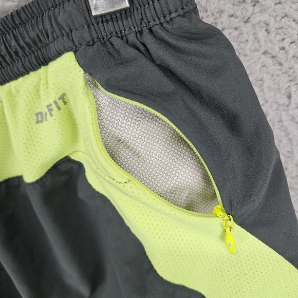 Nike Running Shorts Men’s Medium Neon Green Back Pocket Unlined - Picture 2 of 9